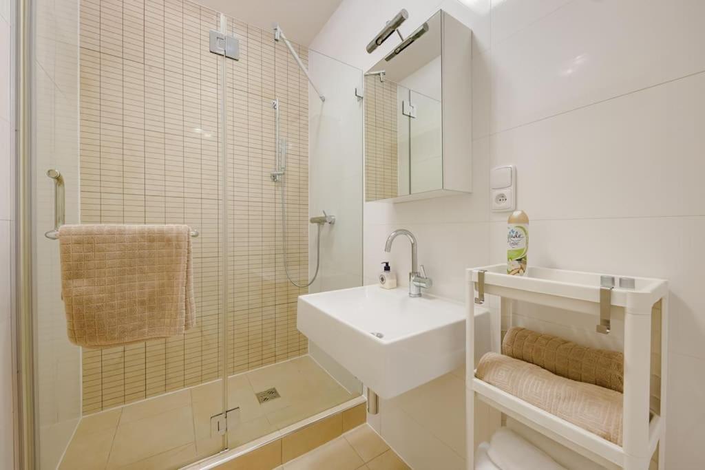 Deluxe Suite In Prime Location براغ المظهر الخارجي الصورة