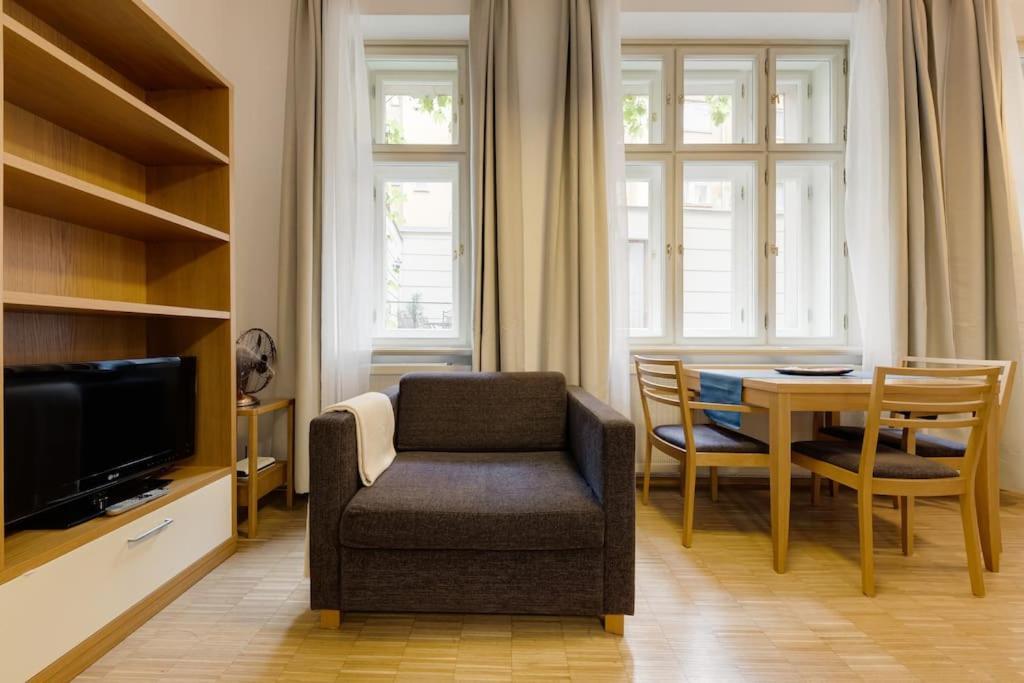 Deluxe Suite In Prime Location براغ المظهر الخارجي الصورة