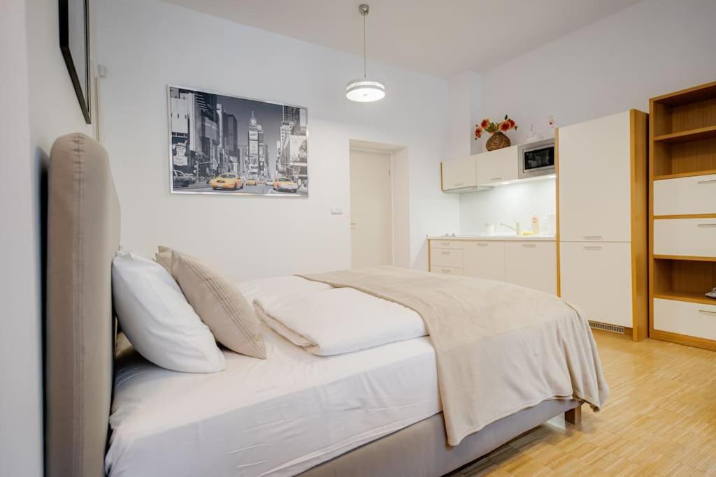 Deluxe Suite In Prime Location براغ المظهر الخارجي الصورة